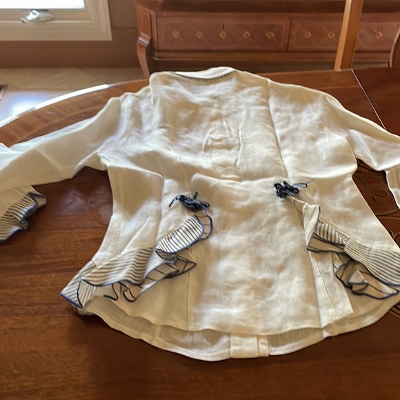 White linen shirt - Picture 5 of 6